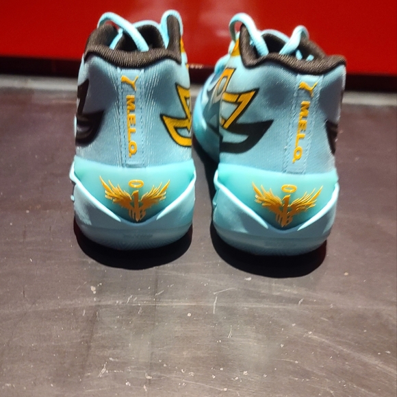 LaMelo ball shoes - Picture 8 of 10